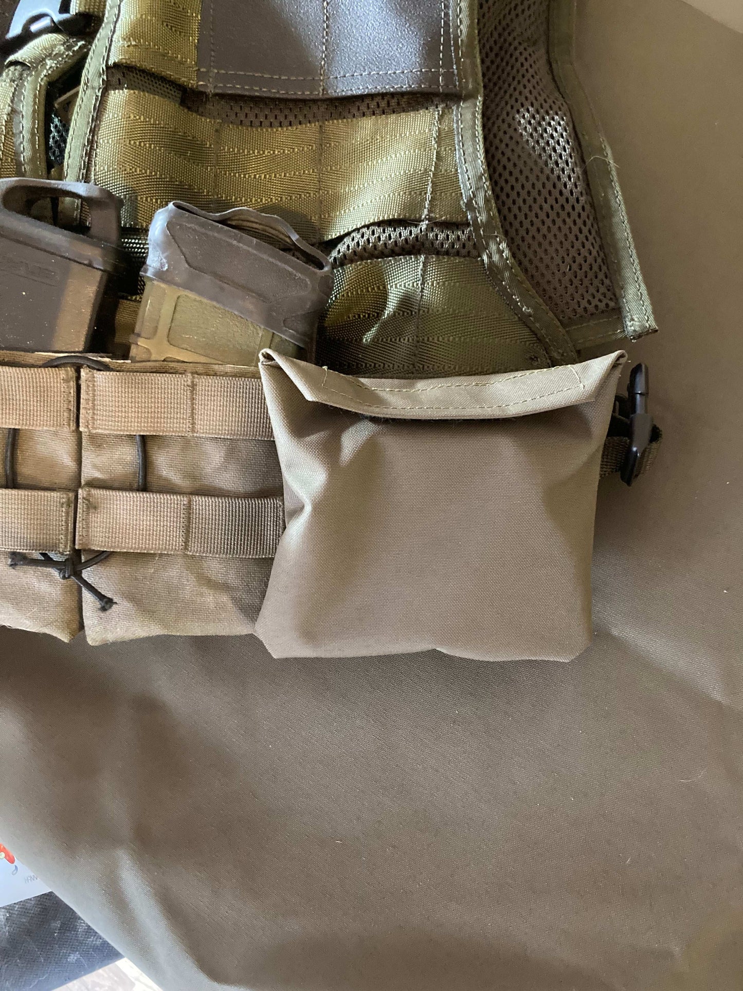 Godis ficka stridsväst